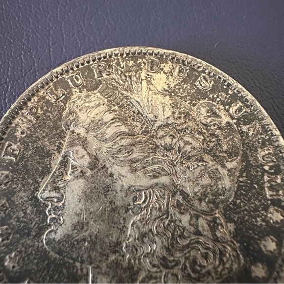 1882 Morgan Silver Dollar | 90% Silver | Heavily Worn | 26.5g - Picture 2 of 7